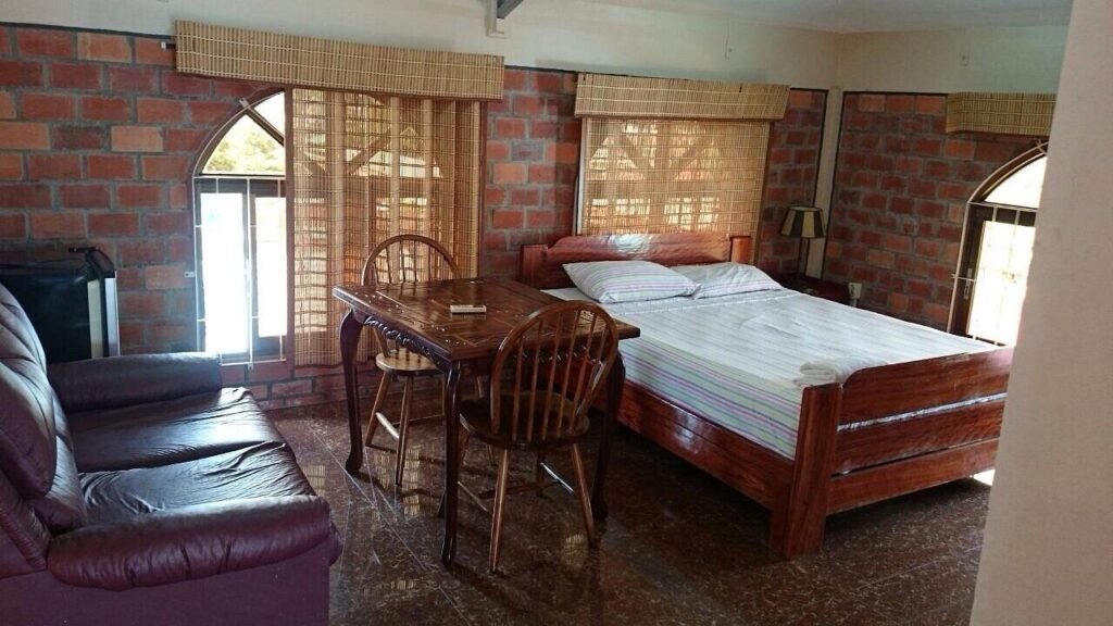 Hotels hotel paramuru