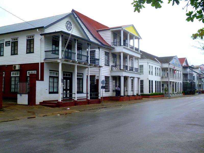 paramaribo 002 waterkant